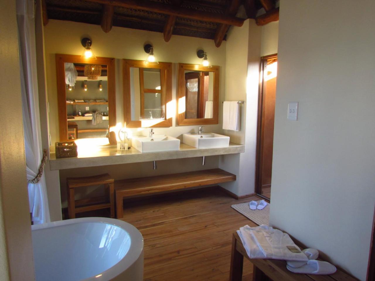 Eclectic Beach Retreat Cabo Nhamua Exterior foto